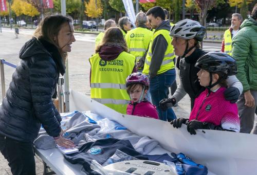 PRIMERA MARCHA FAMILIAR SOLIDARIA PEDALEANDO POR LA INDIA