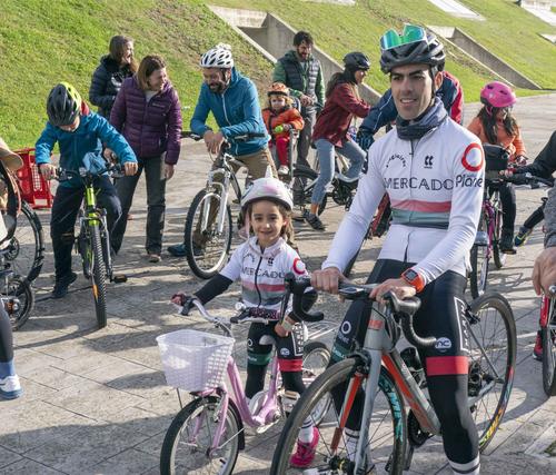 PRIMERA MARCHA FAMILIAR SOLIDARIA PEDALEANDO POR LA INDIA