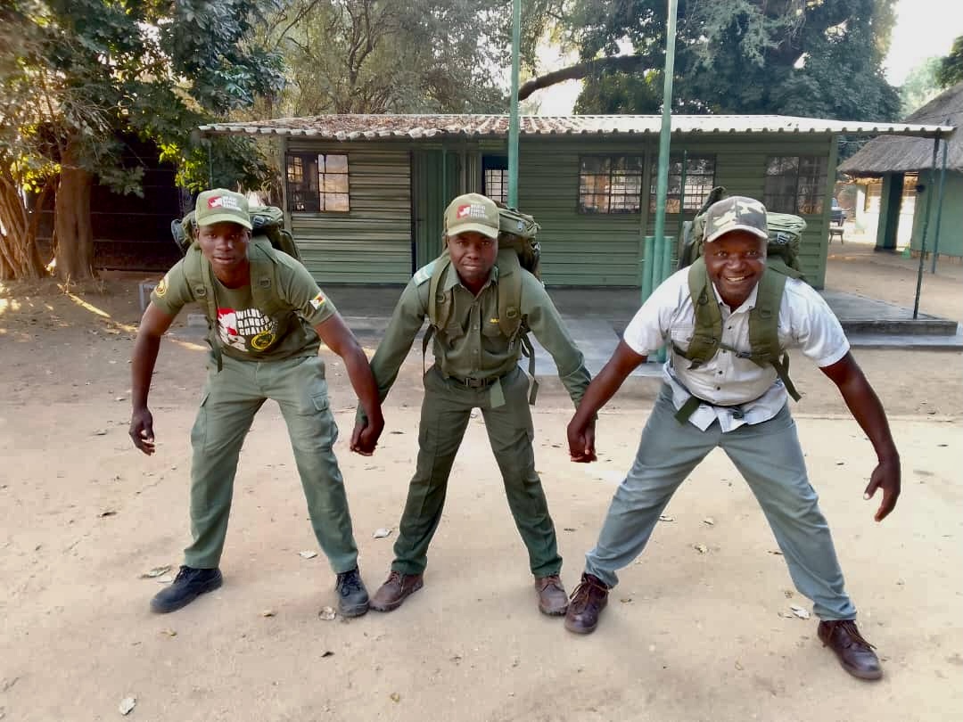 TEAM MANA POOLS enjoying their new backpacks