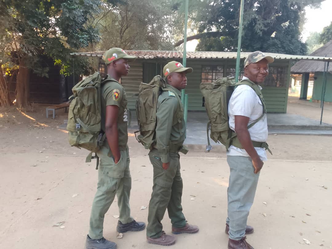 TEAM MANA POOLS enjoying their new backpacks