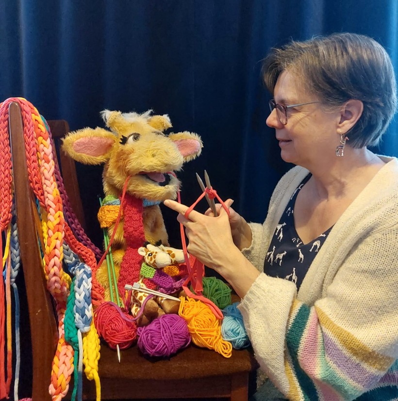 A busy half term with knitting and new friends - we're casting on for our last 6 hours...