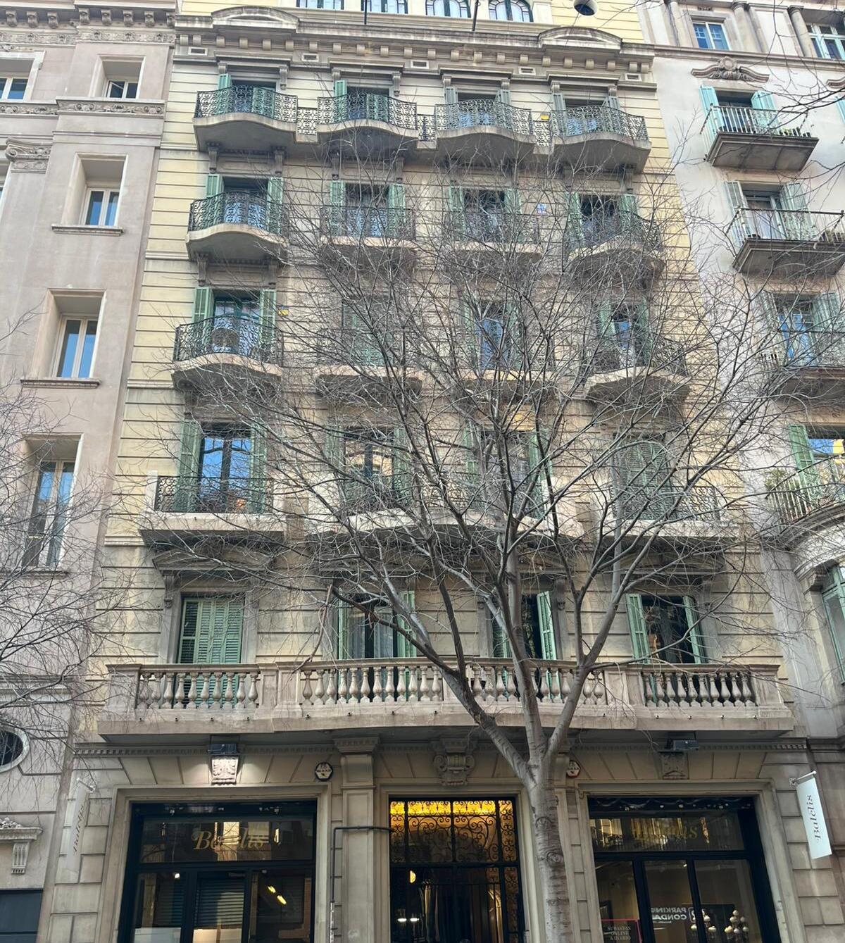 StockCrowdin office