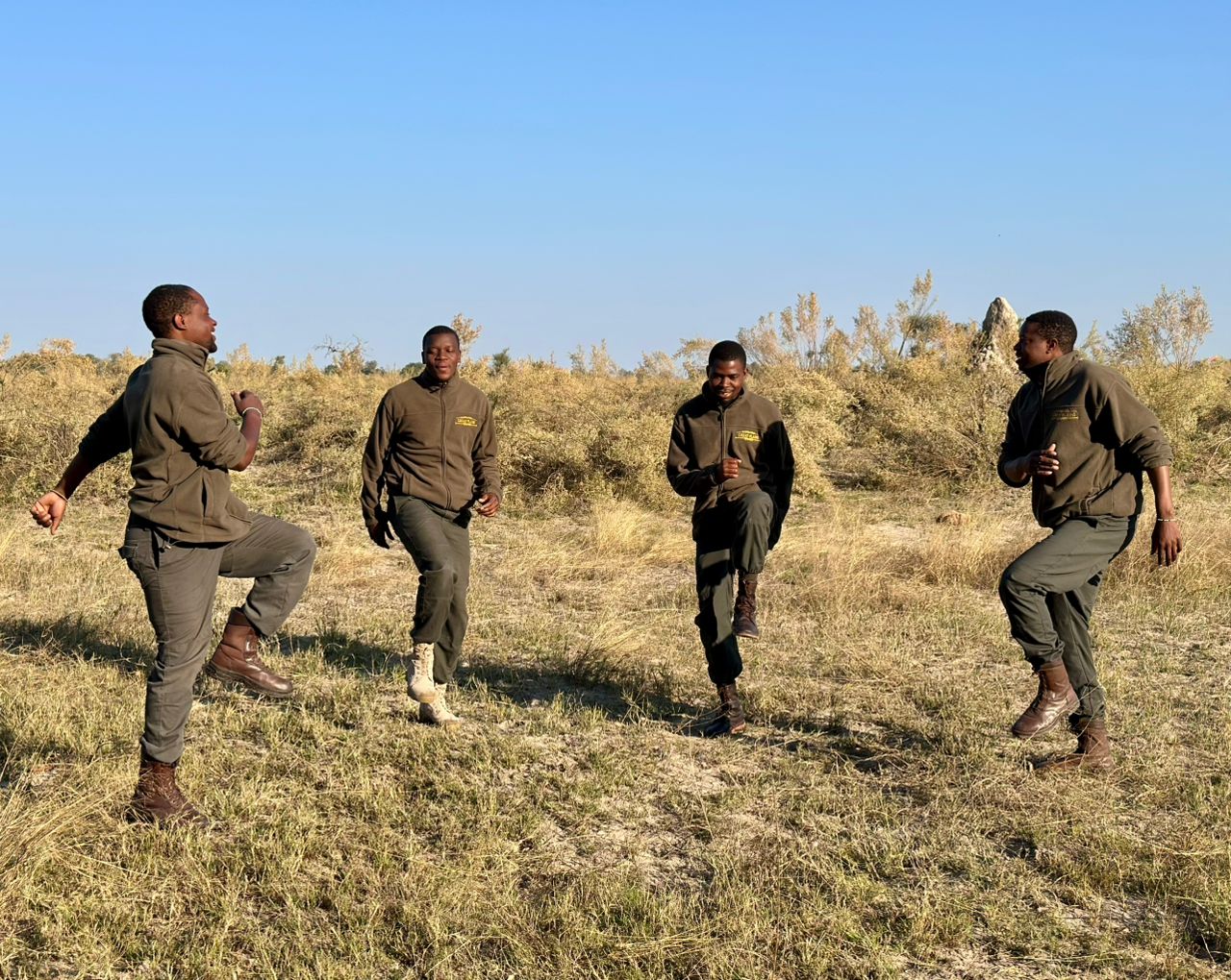 TEAMWORK! Male Rangers sunrise training
