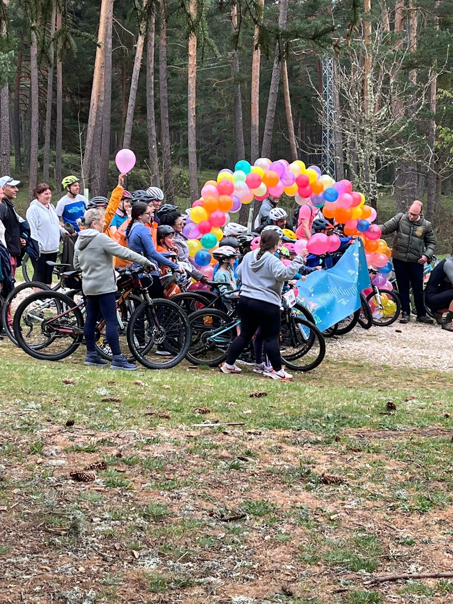 Pedaladas solidarias en El Amogable.